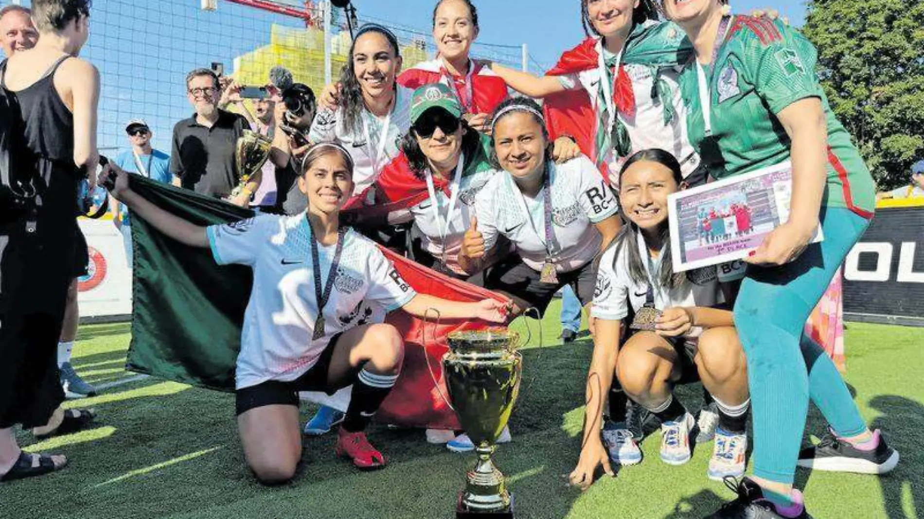 Tlaxcalteca gana copa internacional